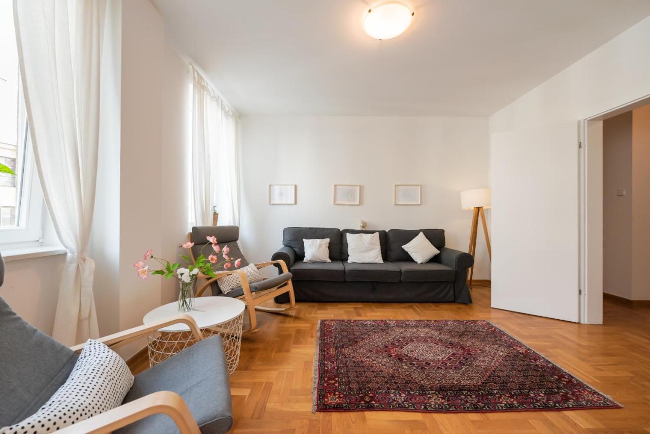 New Town Spacious Apartment Варшава Екстер'єр фото