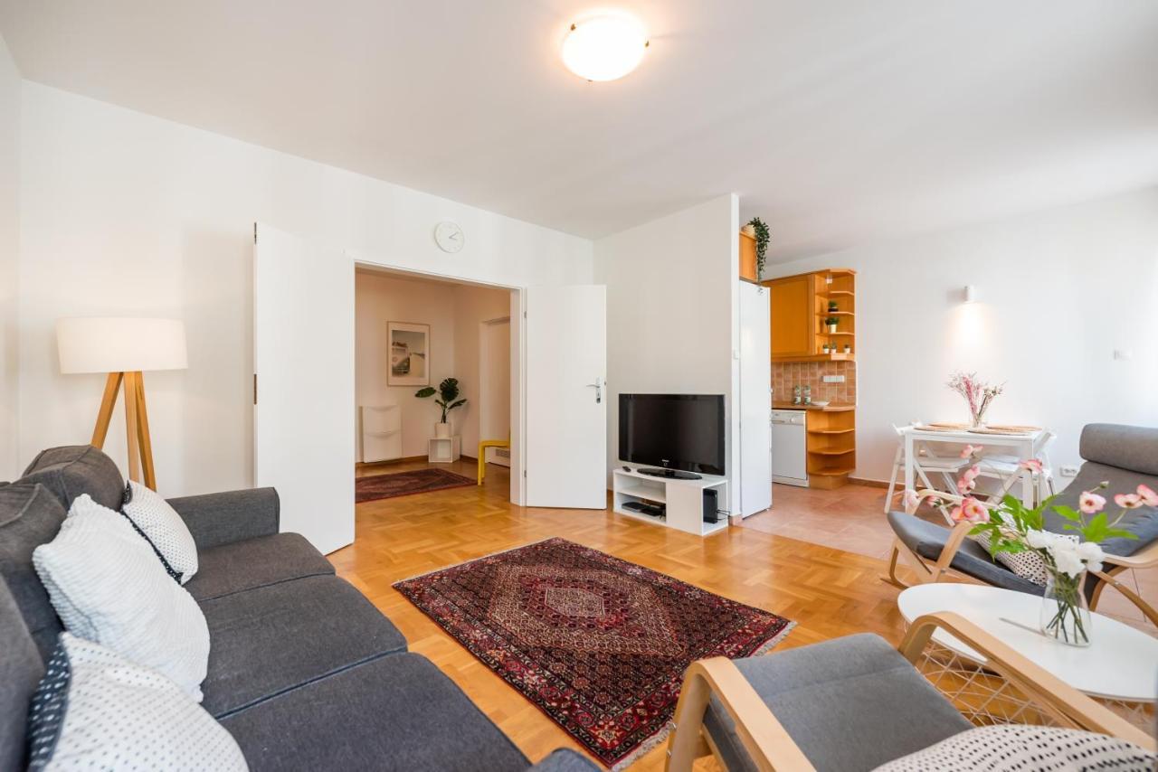 New Town Spacious Apartment Варшава Екстер'єр фото