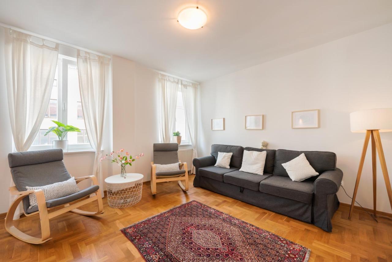 New Town Spacious Apartment Варшава Екстер'єр фото