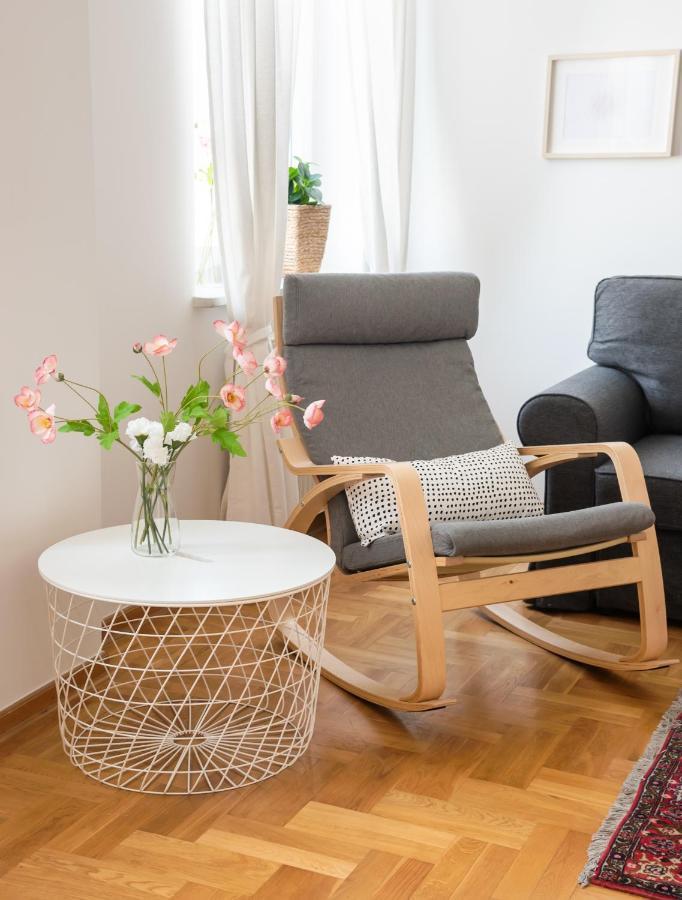 New Town Spacious Apartment Варшава Екстер'єр фото