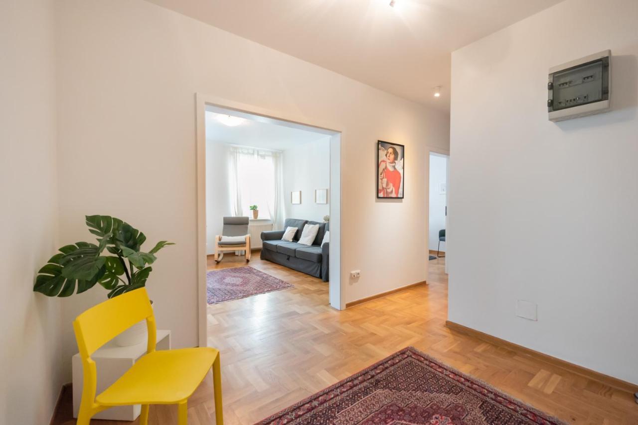New Town Spacious Apartment Варшава Екстер'єр фото